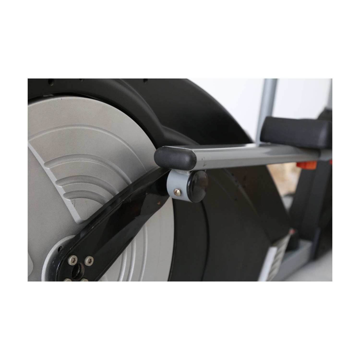 Эллиптический тренажер American Motion Fitness 4010