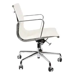 Эргономичное кресло Eames Ribbed Office Chair EA 117, белая кожа