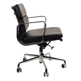 Эргономичное кресло Eames Soft Pad Office Chair EA 217, черная кожа